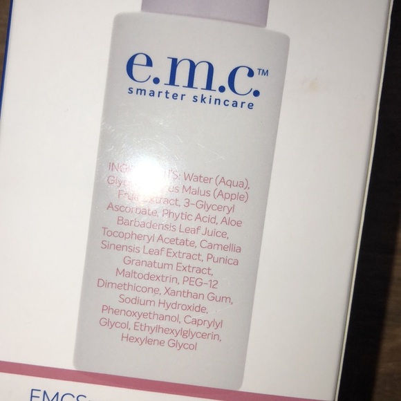 Emc smarter skincare vitamin c glow serum - Picture 8 of 10